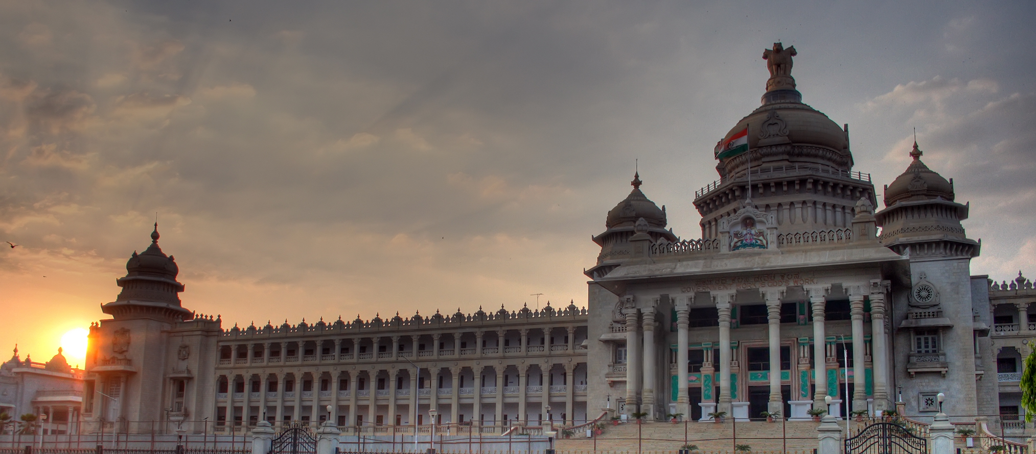 Vidhana_Soudha_sunset-2.jpg